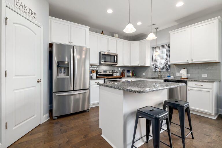How to Keep a Tidy Fridge and Pantry for a Fresh Kitchen
